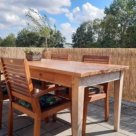 Sfeervol Gerenoveerd Dichtbij Zee. Apartment